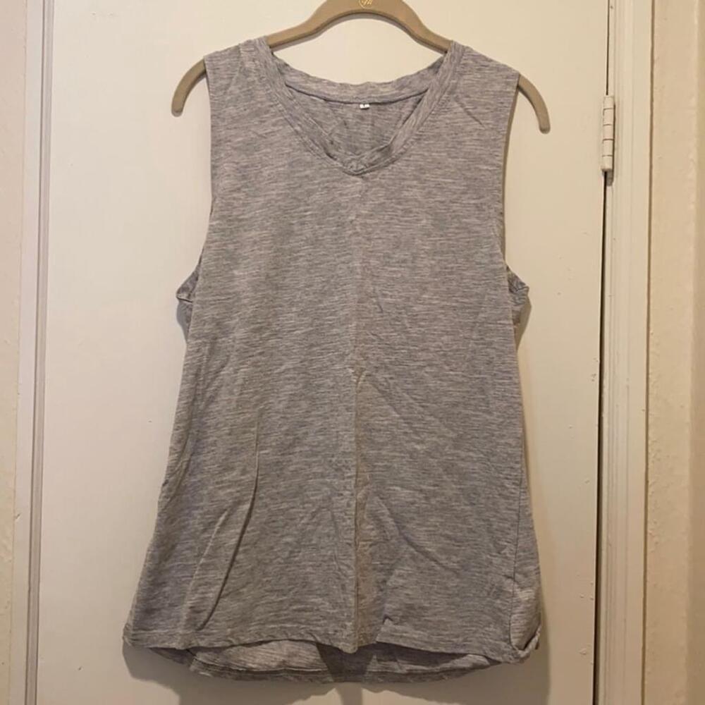 Gray tank